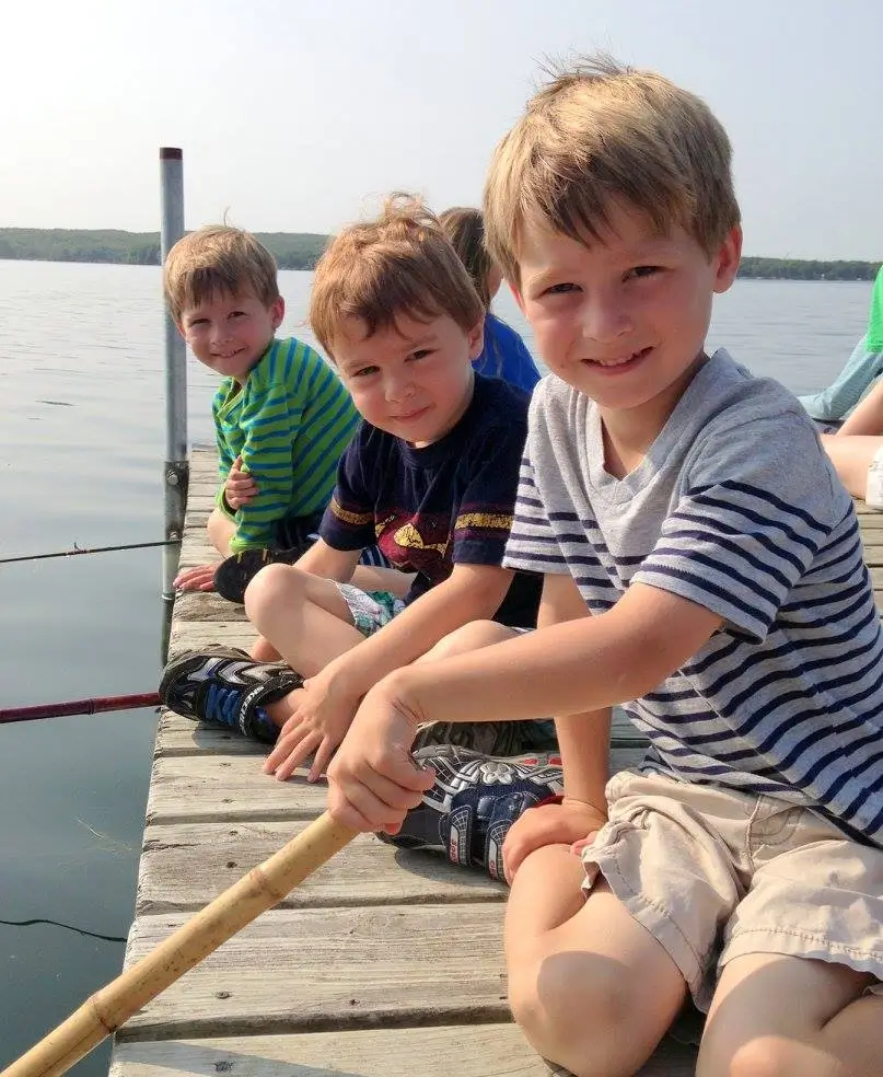 Galleries 138 Boys fishing